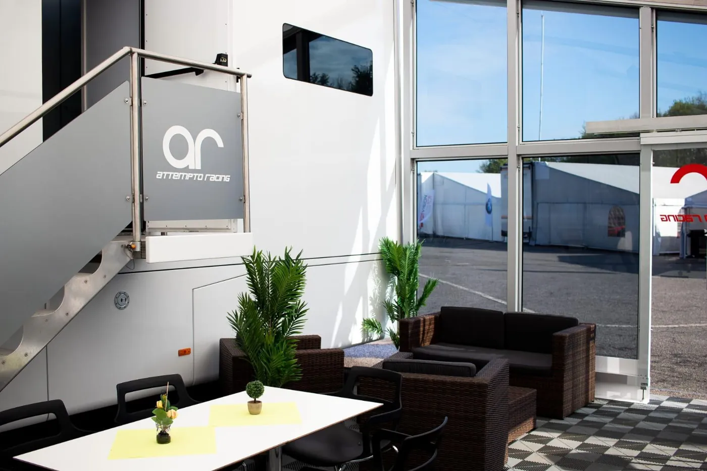 Sitzecke in der Hospitality-Unit